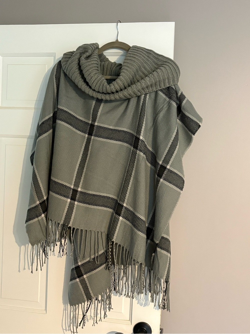 croft & barrow Gray Plaid Cowl Neck Fringe Poncho